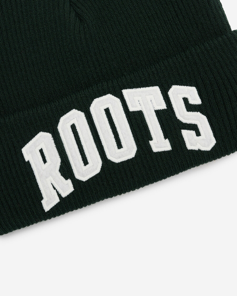 gorro con apliques kids roots