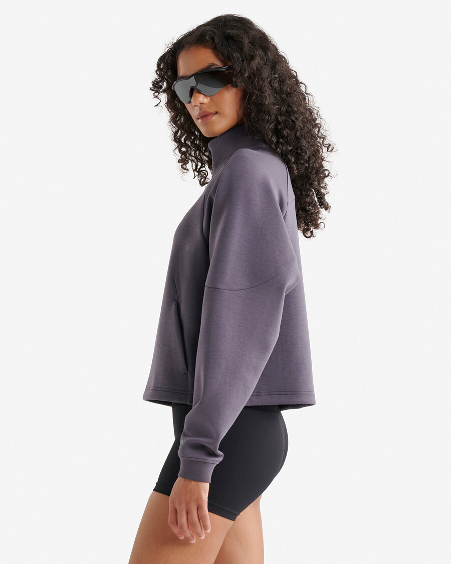 roam half zip