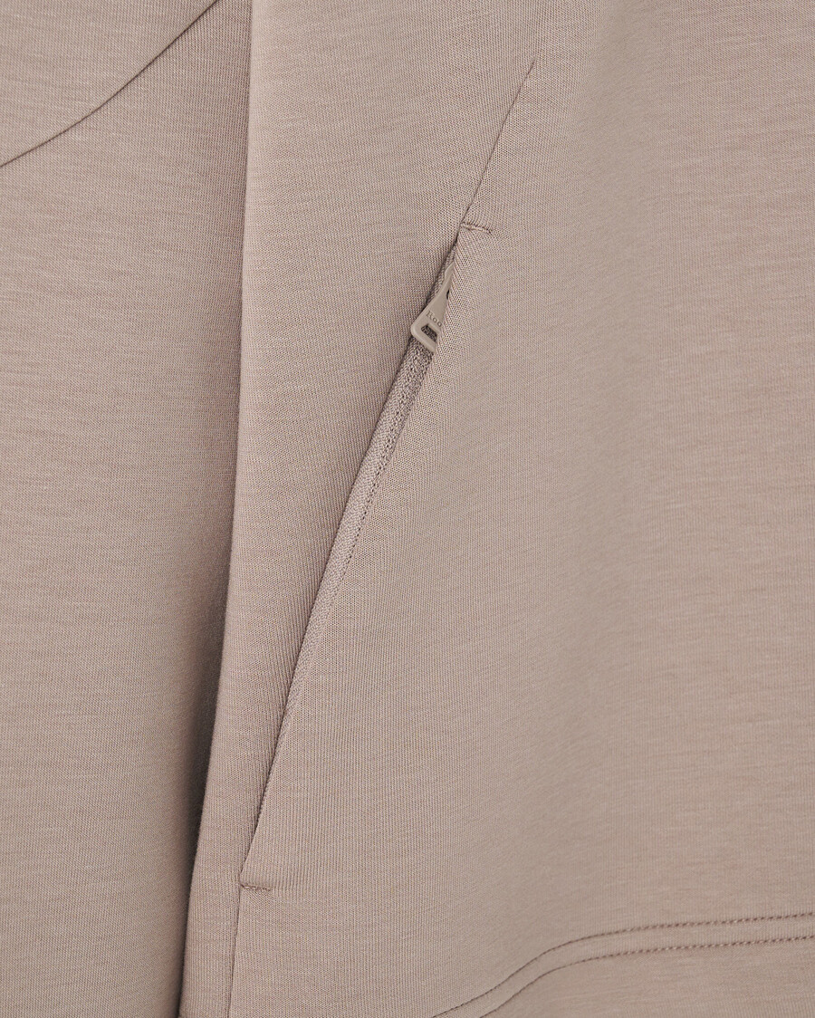roam half zip