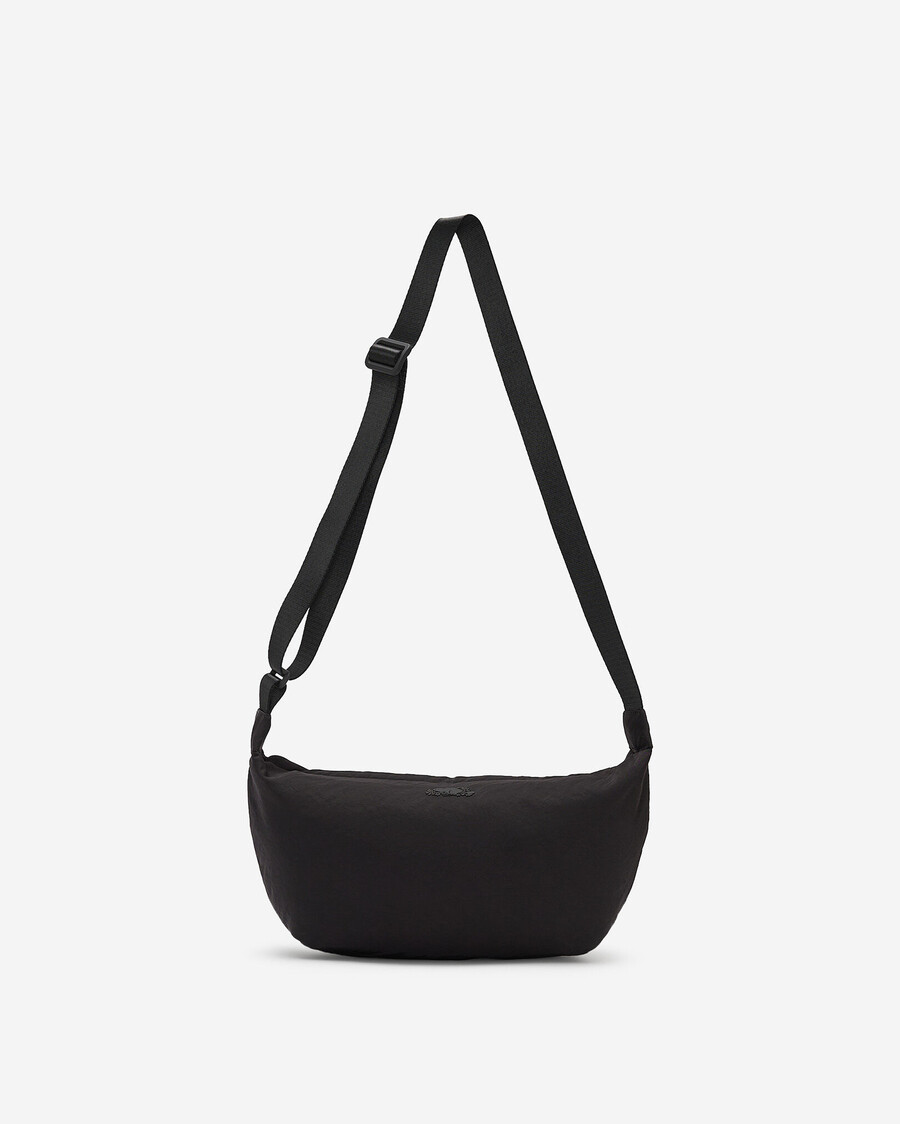 bolso mediano de media luna de nailon