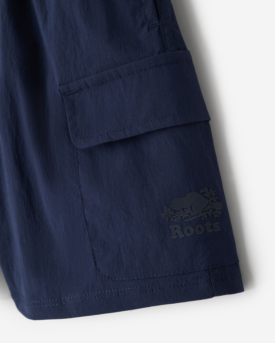 pantalón corto cargo híbrido para niños pequeños