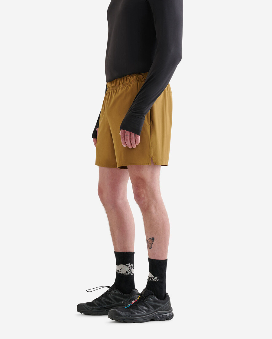 pantalón corto activo de 6 pulgadas