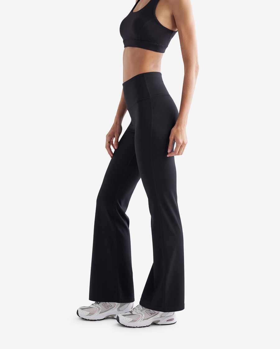 leggings acampanados de tiro alto restore