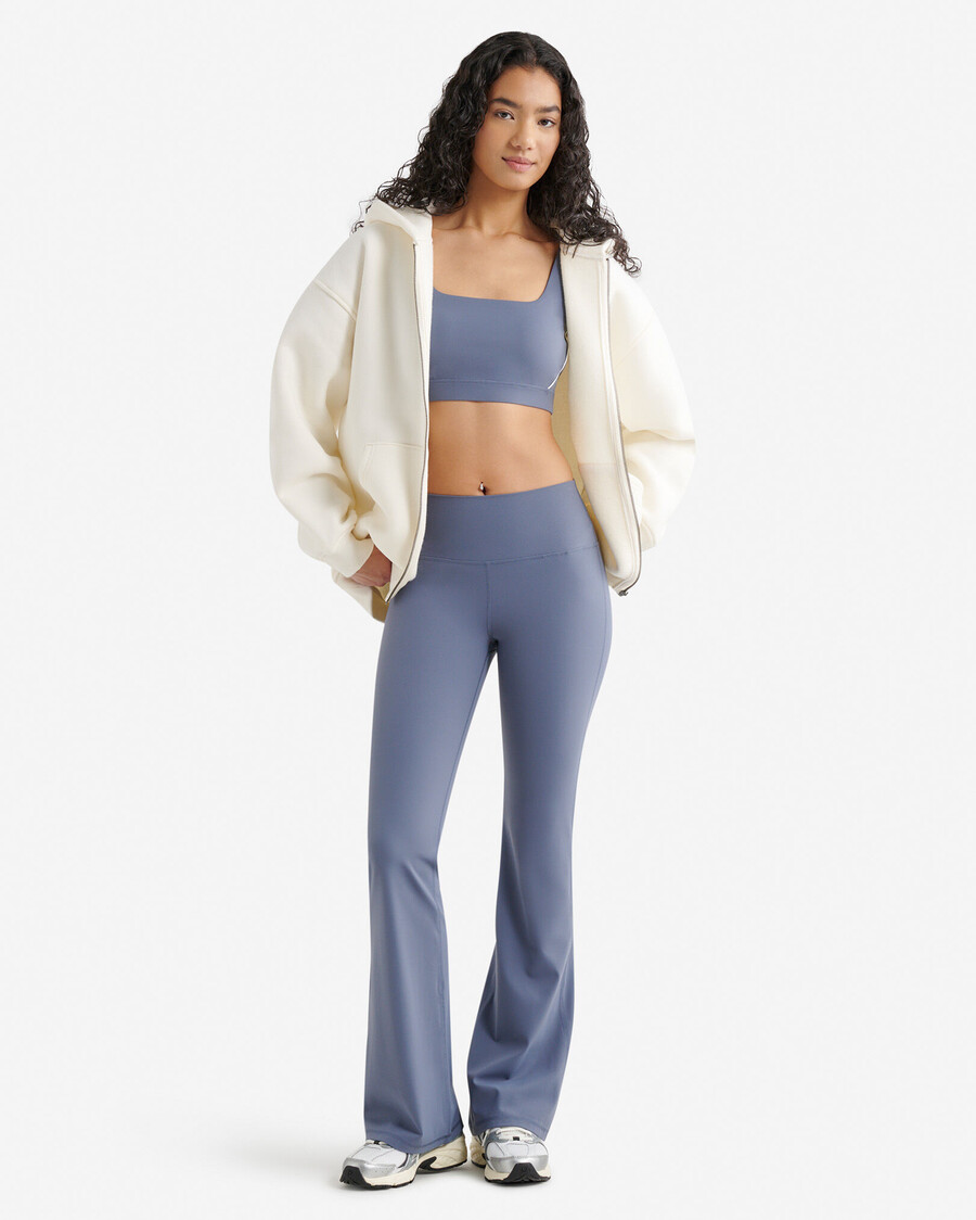 leggings acampanados con efecto lifting