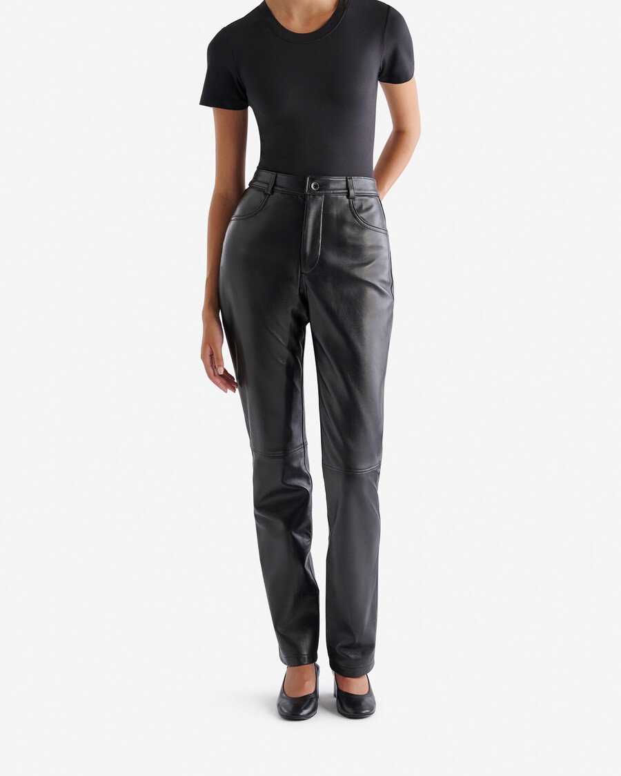 pantalones de cuero
