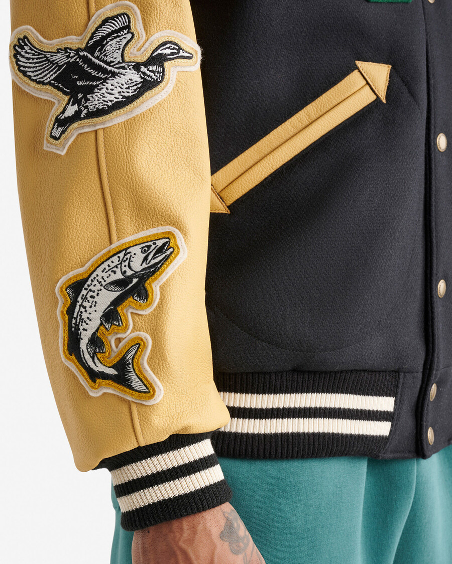 chaqueta universitaria beaver canoe