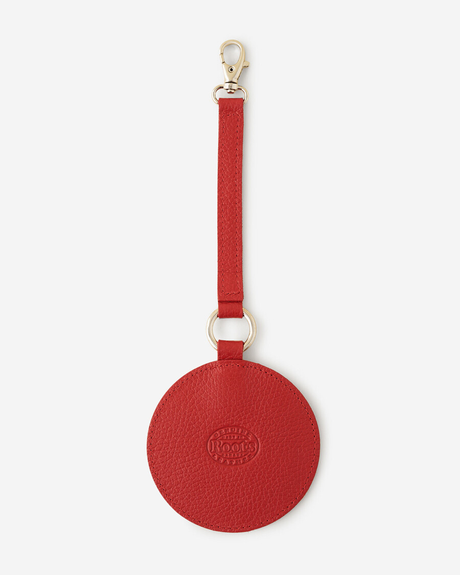 charm de hoja de arce sonriente