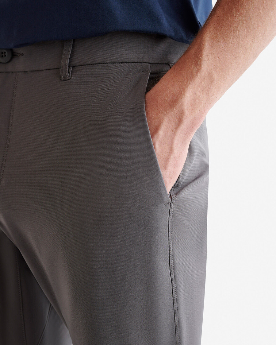 pantalón park tech de 32 pulgadas de entrepierna