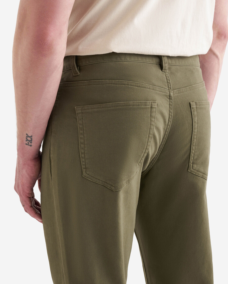 pantalón park stretch de 5 bolsillos con entrepierna de 32 pulgadas