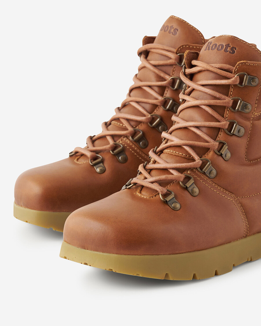 bota abullonada