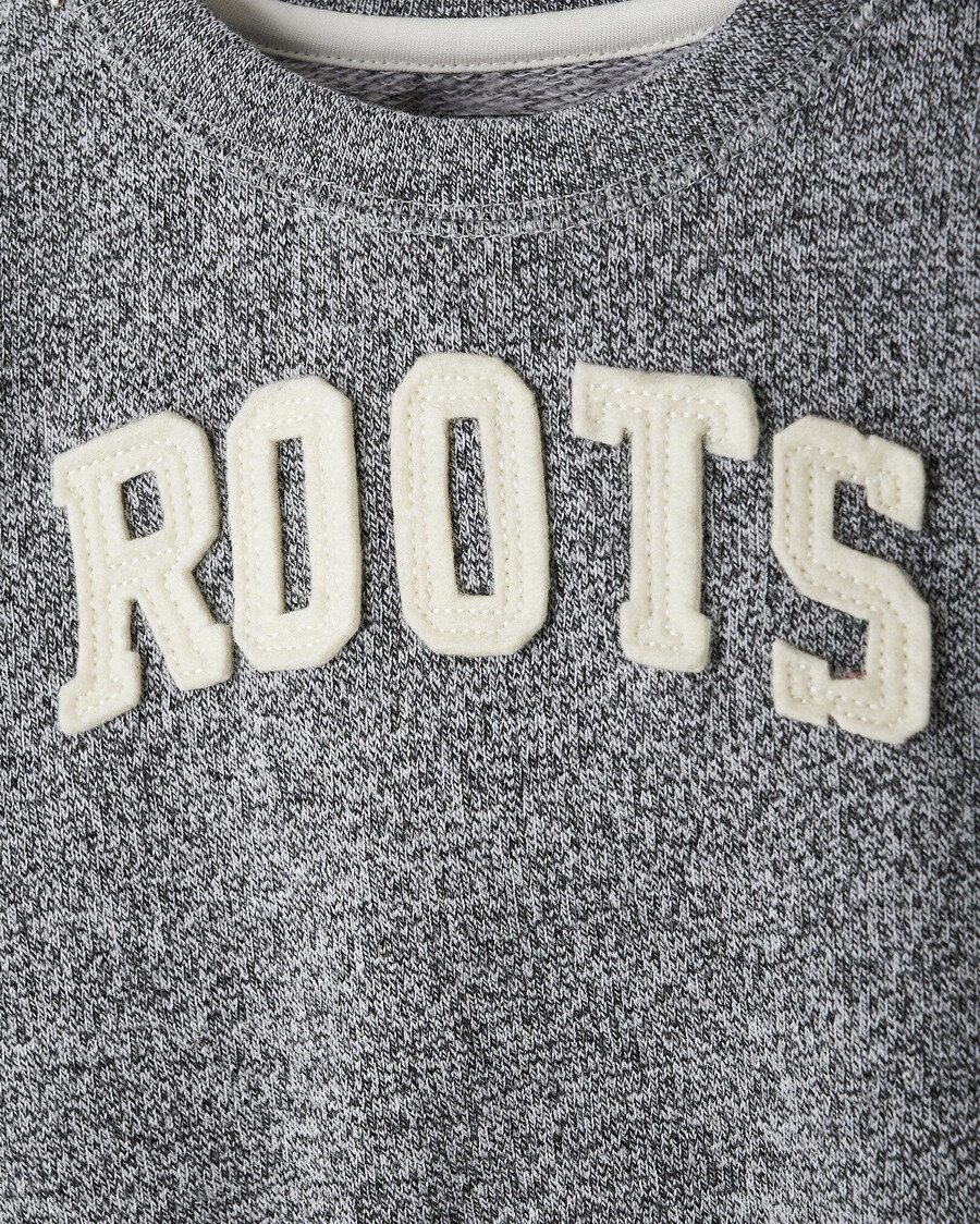 sudadera con apliques baby roots