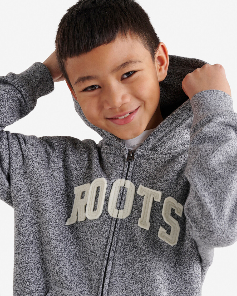 sudadera con capucha y cremallera completa con apliques roots para niños