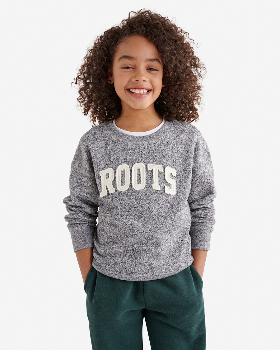 sudadera con apliques roots para niños