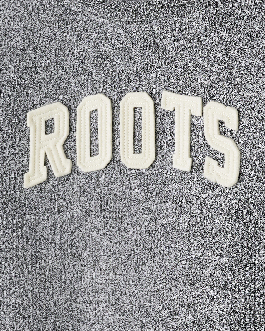 sudadera con apliques roots para niños