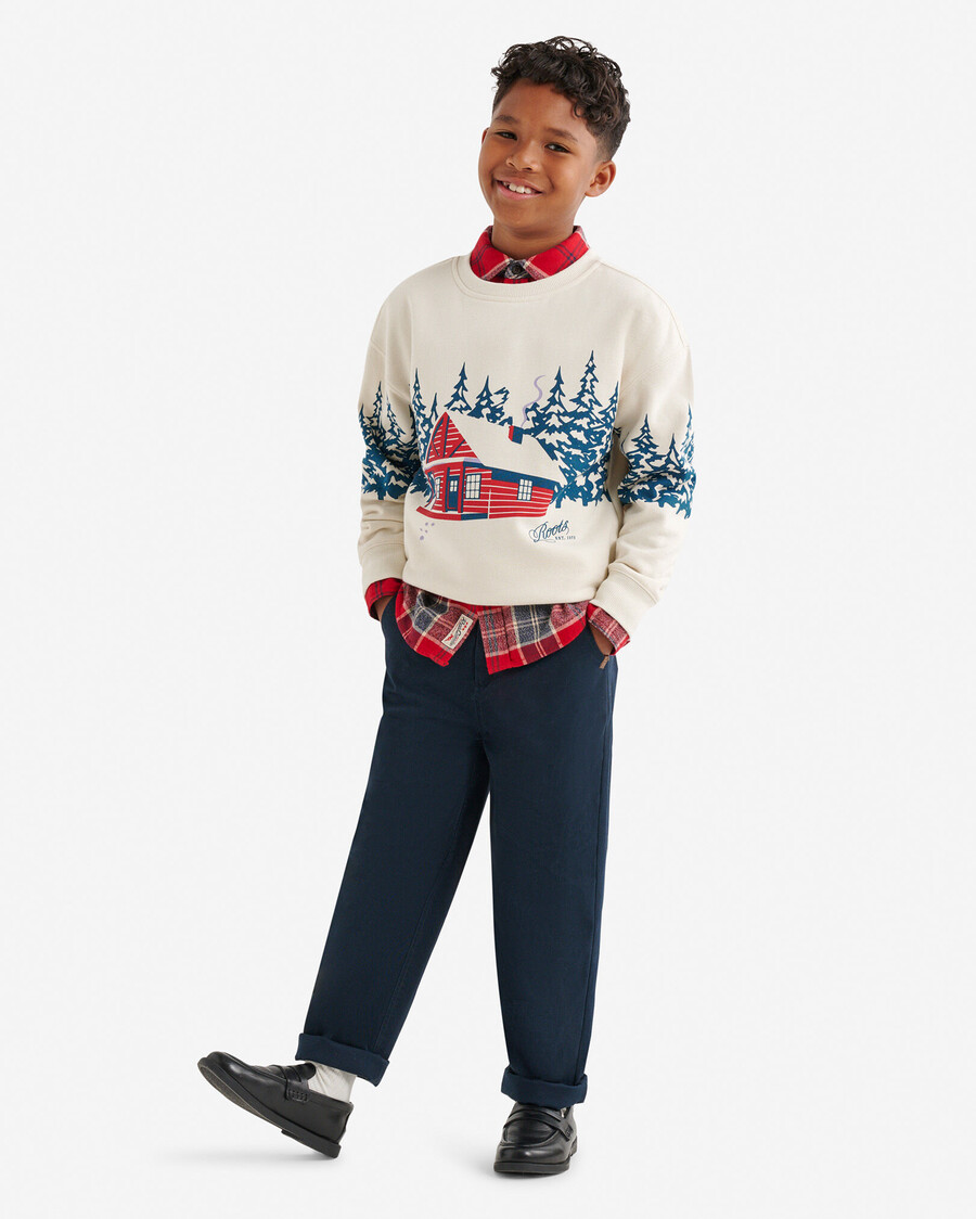 sudadera con capucha y paisaje de cabaña para niños