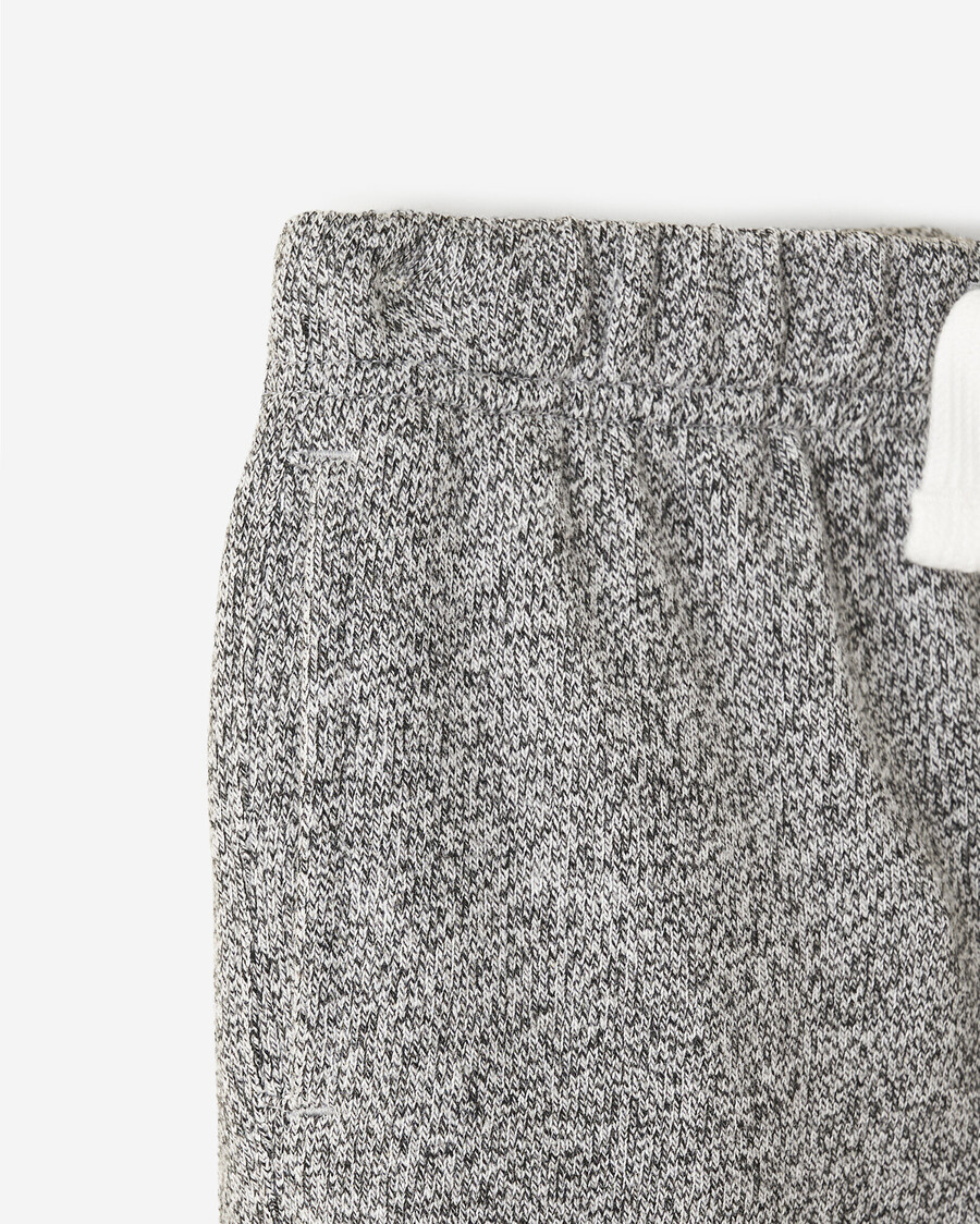 pantalón deportivo orgánico con puños ajustados para niñas pequeñas