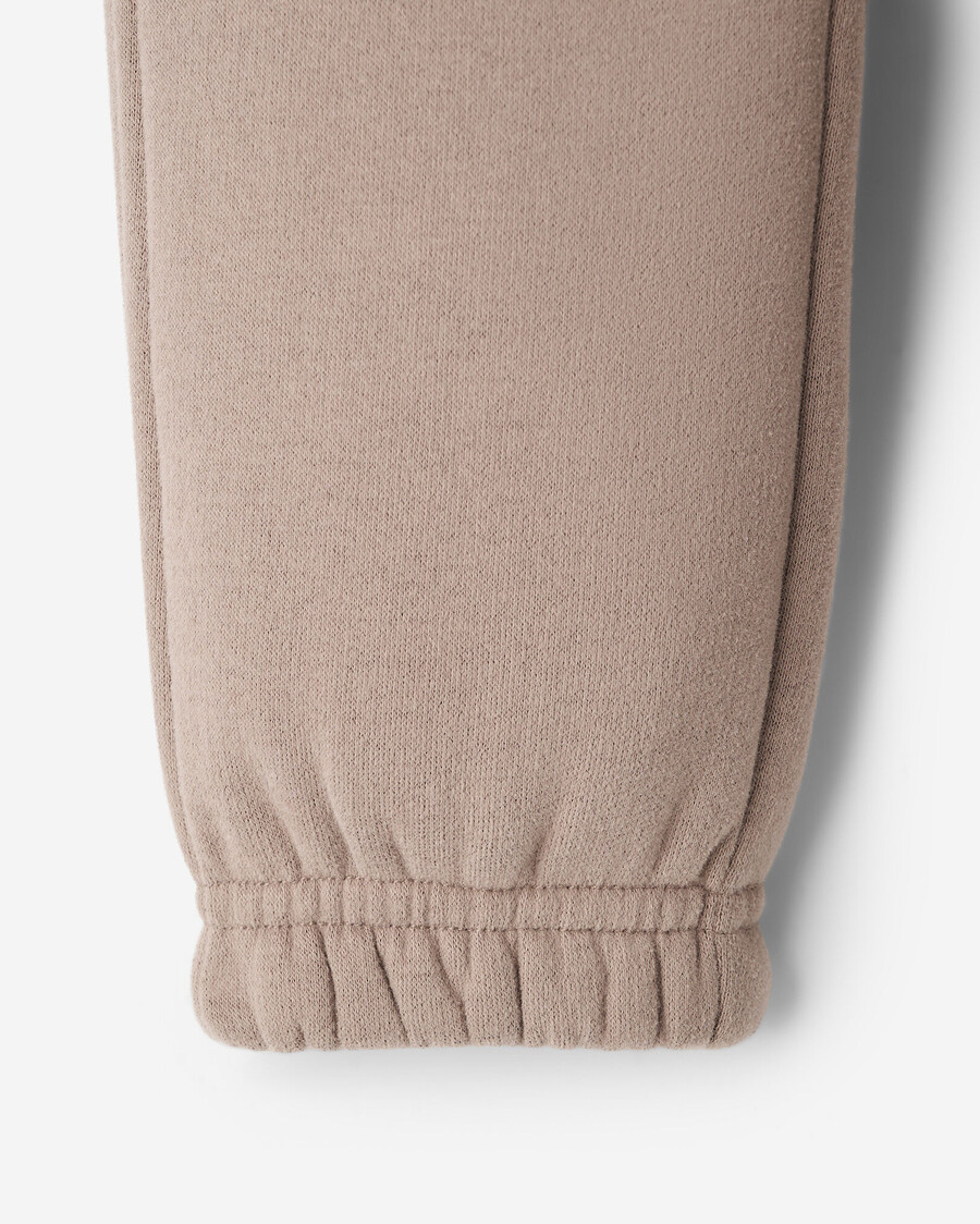 pantalón deportivo de nube para niños pequeños