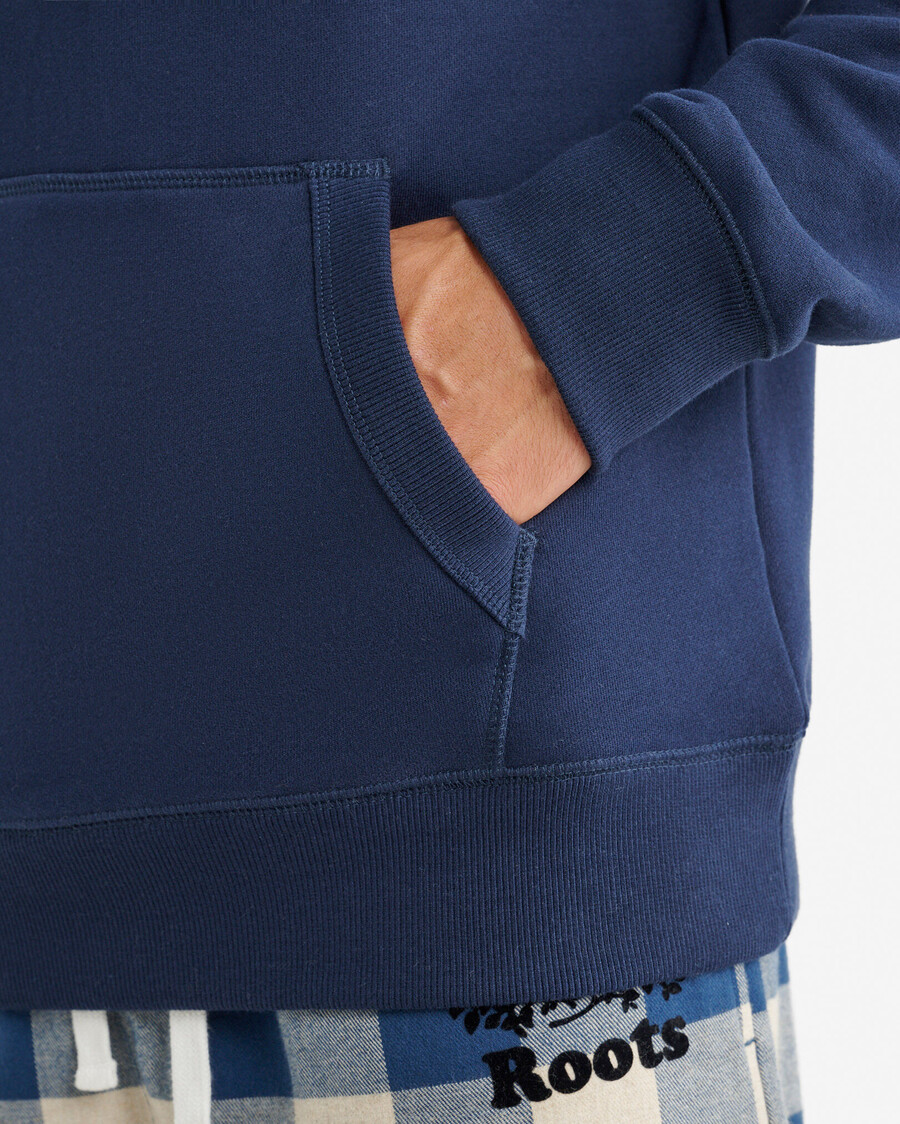 sudadera con capucha y apliques de cuadros