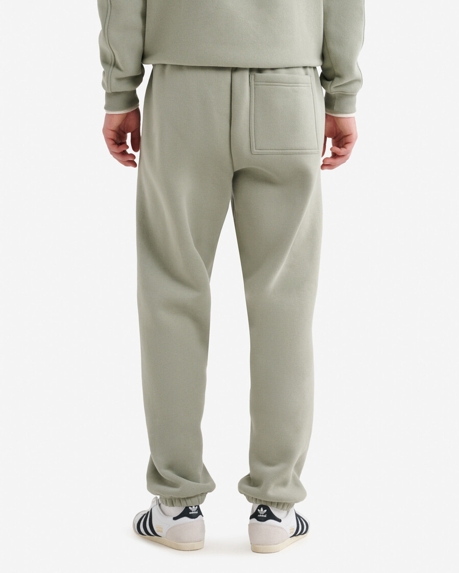 pantalón deportivo cloud