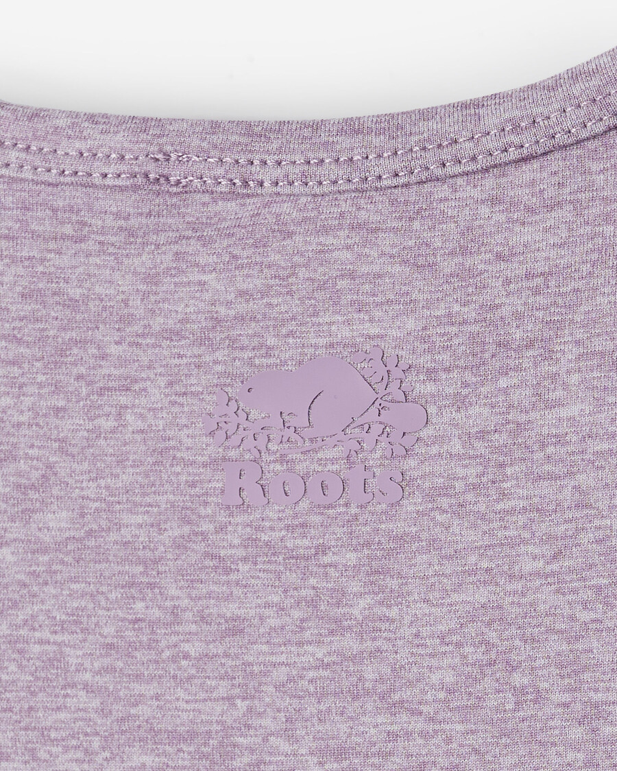 camiseta deportiva ajustada para niñas pequeñas