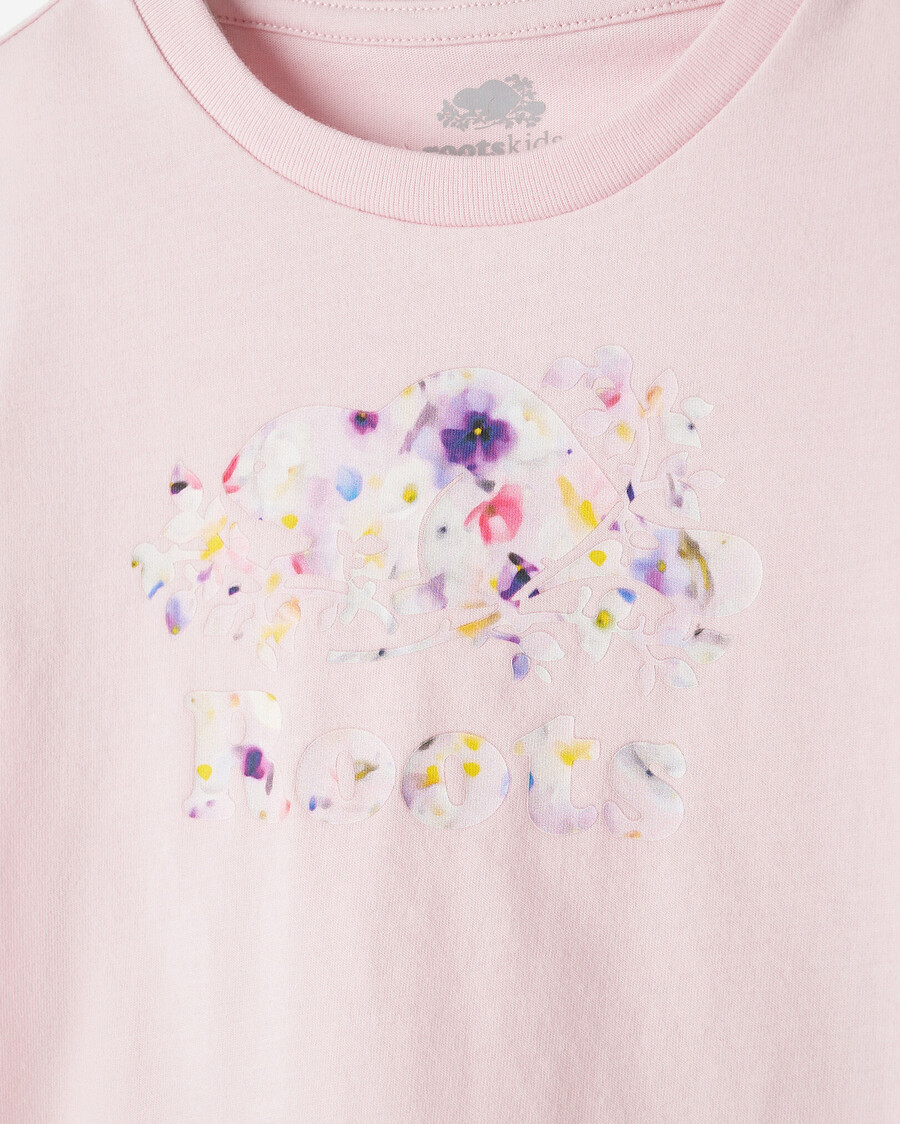 camiseta ajustada con estampado de pétalos para niños pequeños