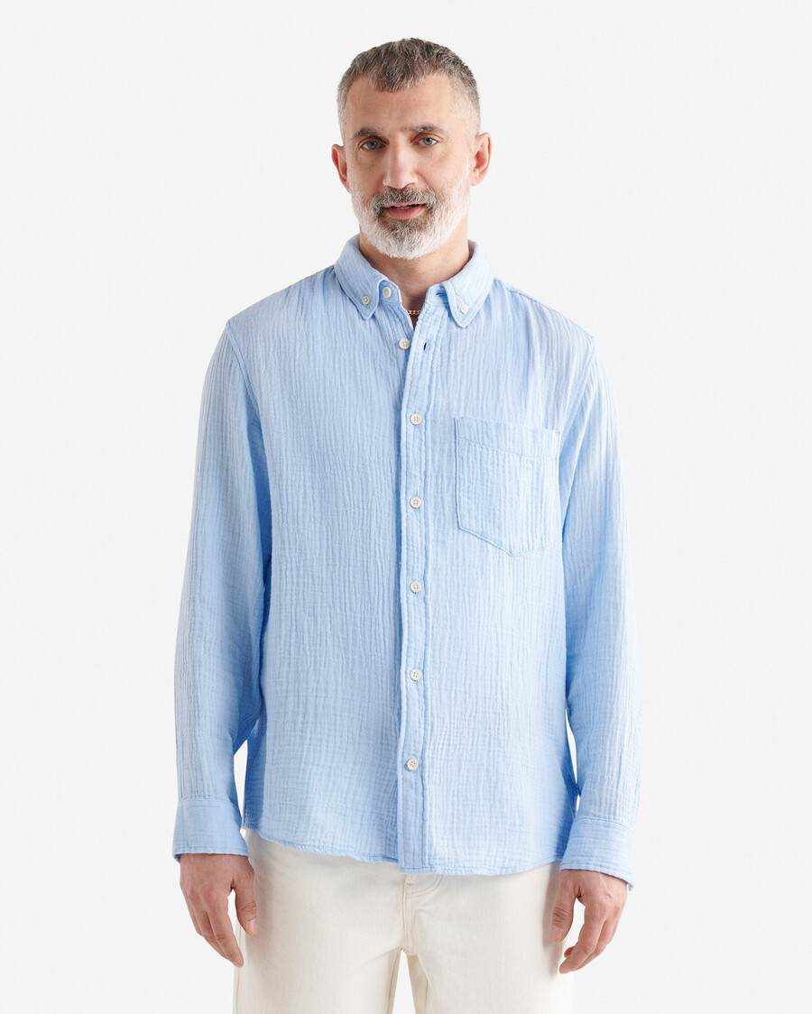 camisa relajada con botones de isla
