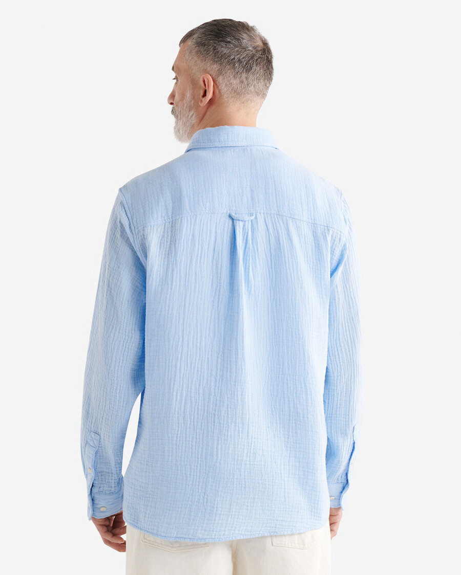 camisa relajada con botones de isla
