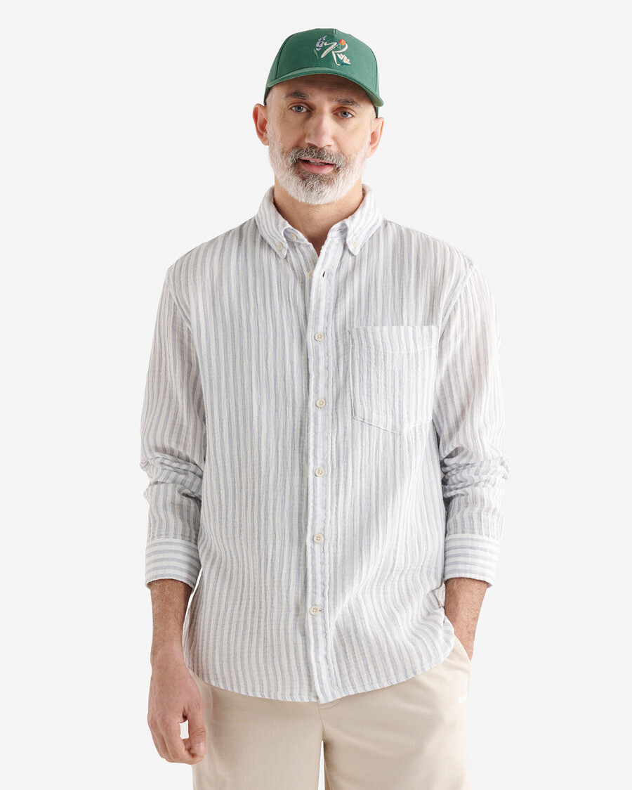 camisa relajada con botones de isla