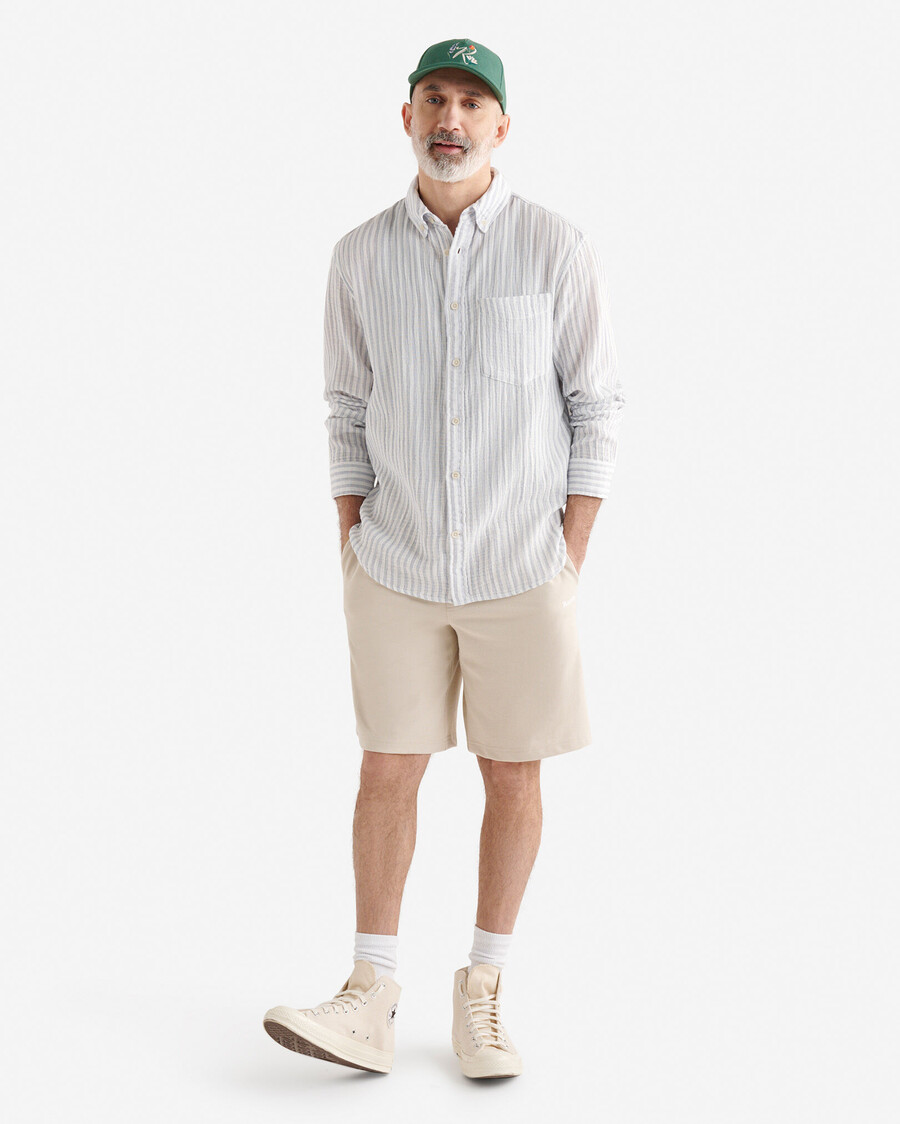 camisa relajada con botones de isla